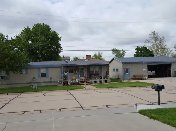 109 E Lincoln St, Sutton, NE 68979