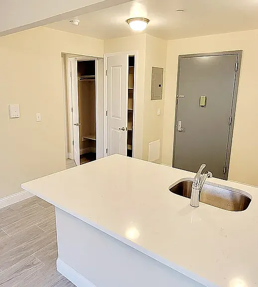 5612 Van Cleef St #4R — Photo 4