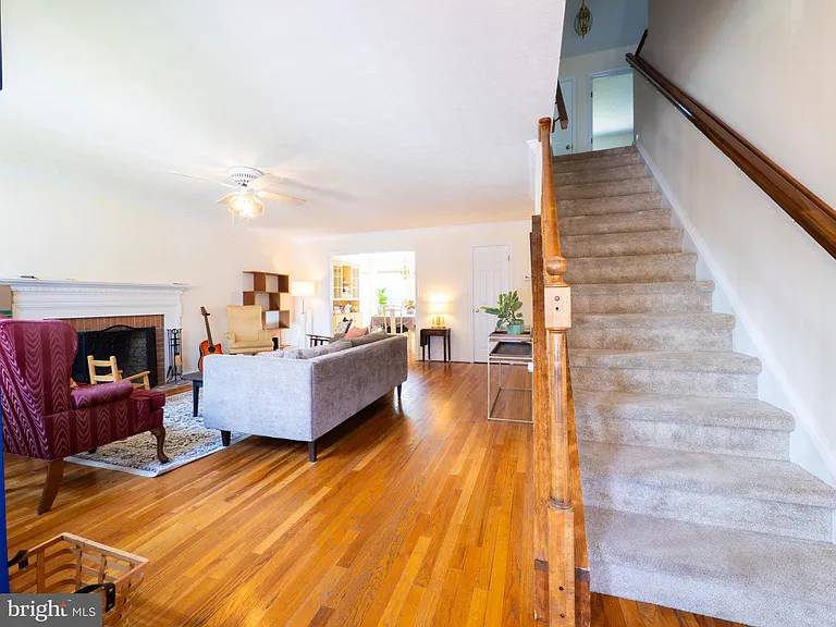 513 Jefferson St — Photo 3