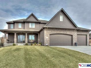 19502 Frances Cir, Omaha, NE 68130