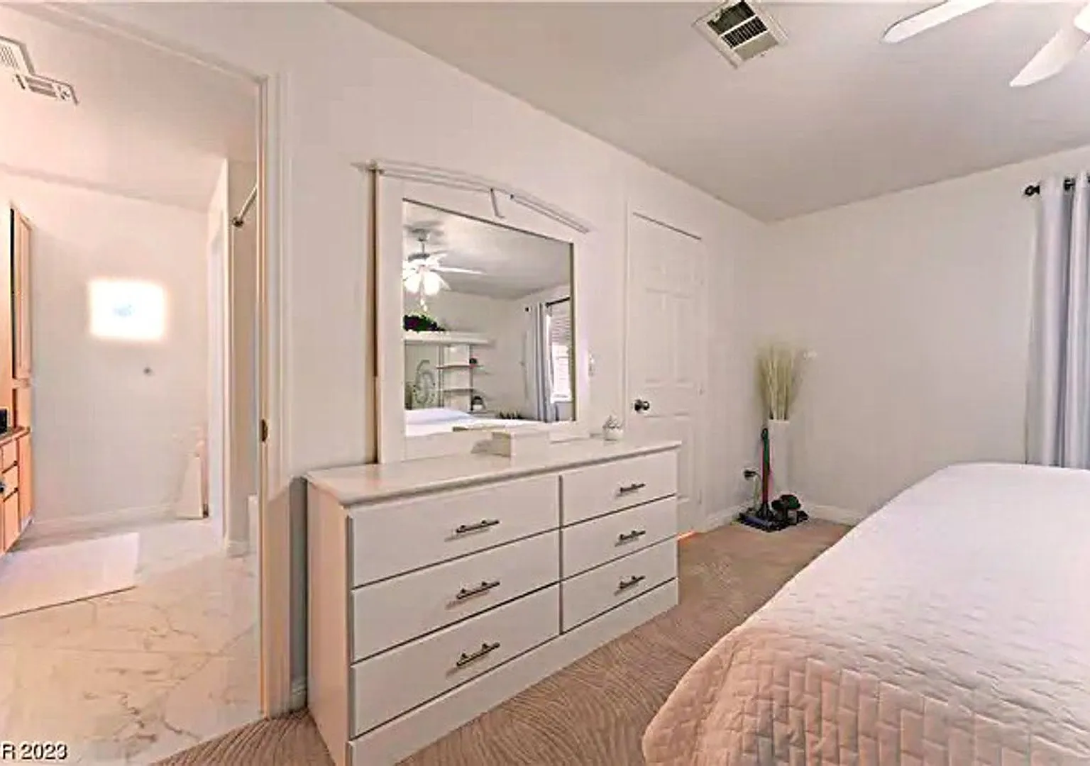 2 bed fully furnished Unit — Photo 2