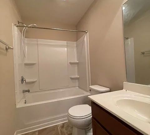 5th image of 2211 Bee Hive Dr