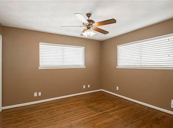 5th image of 3833 Savannah Dr
