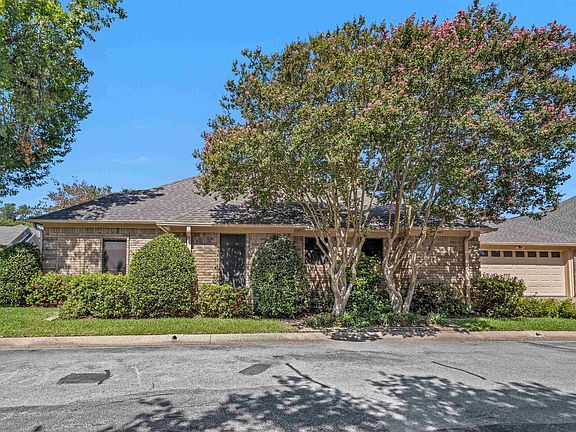 5th image of 501 Hyde Park Dr