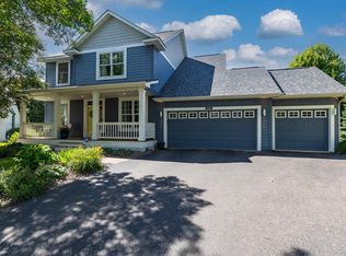 2362 Fieldstone Curv, Woodbury, MN 55129