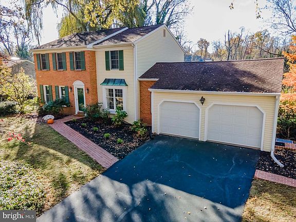 3rd image of 919 Woodland Dr