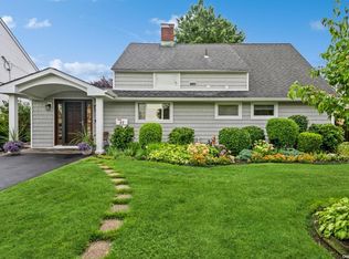 37 Pleasant Ln, Levittown, NY 11756