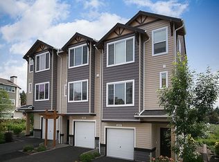 10745 NE Gateway Pl, Hillsboro, OR 97006
