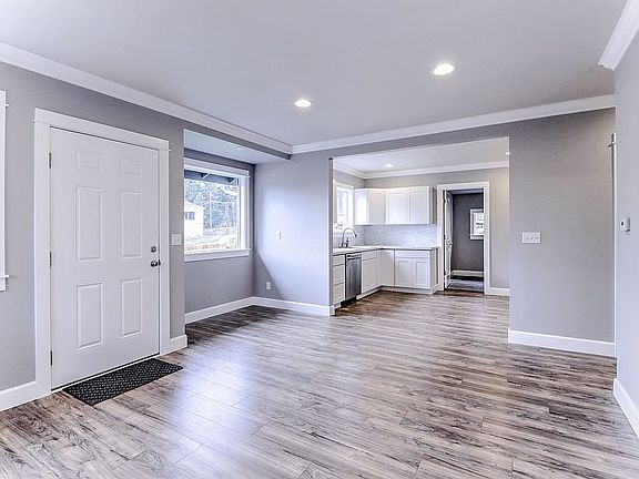 4th image of 3742 Laurel Pl