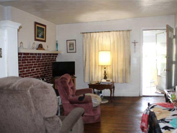 4th image of 5935 Alder St