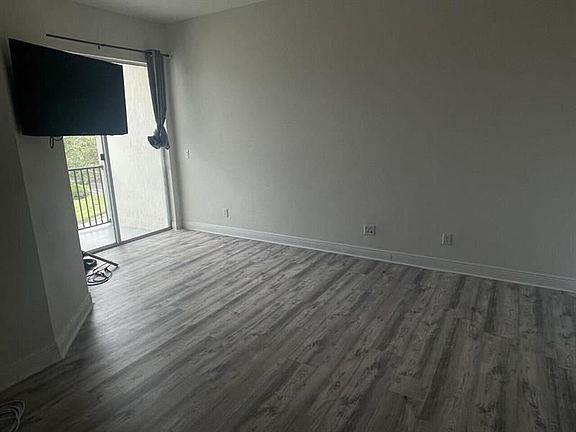 5th image of 10400 SW Stephanie Way #5212