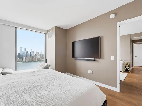 99 Hudson Street image 15 of 41