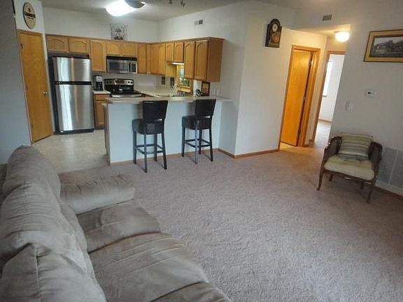 2nd image of 460 Bradley Pl Unit 6