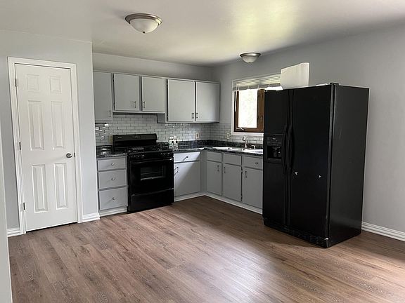 4th image of 6950 Cambridge Dr