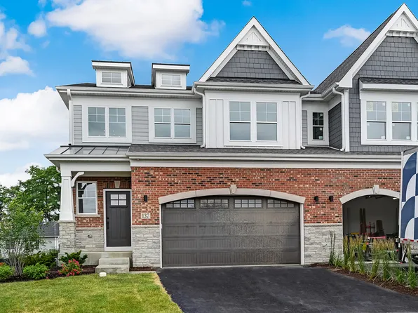 137 Harding Ct, Glen Ellyn, IL 60137