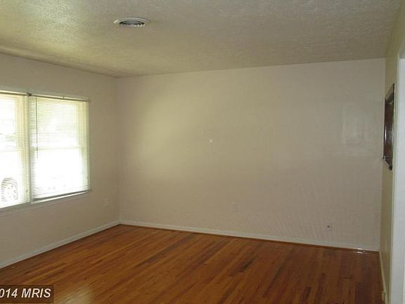 3rd image of 121 Greenwood Ave