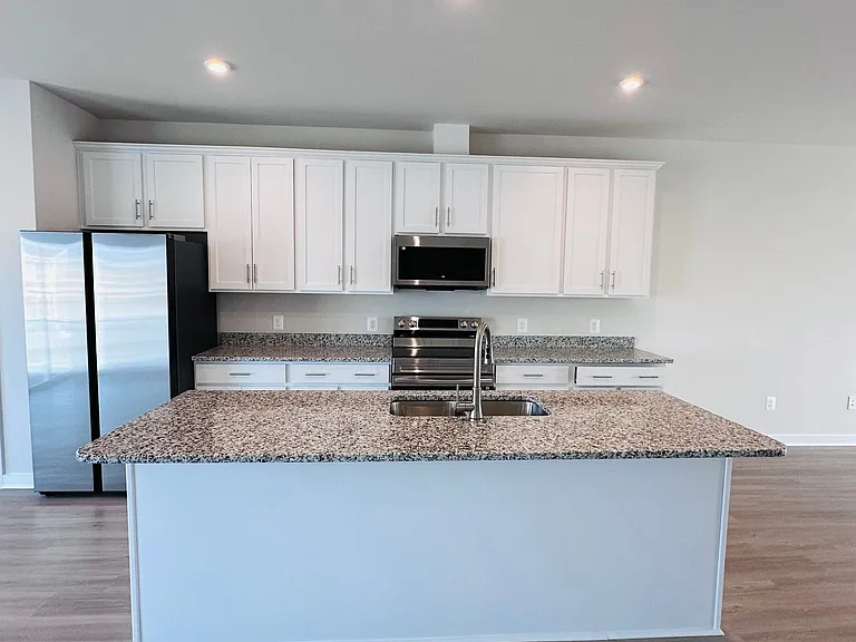 61 Zander Rd — Photo 3