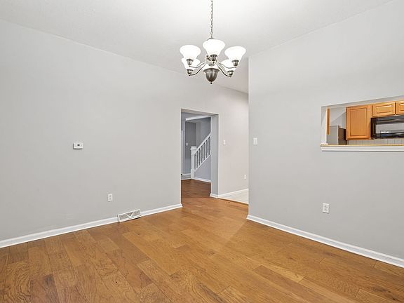 4th image of 410 Lorenz Ave