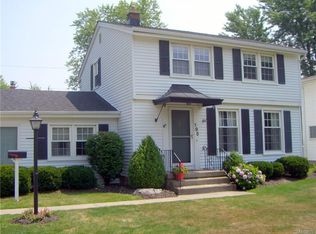 195 Cindy Dr, Williamsville, NY