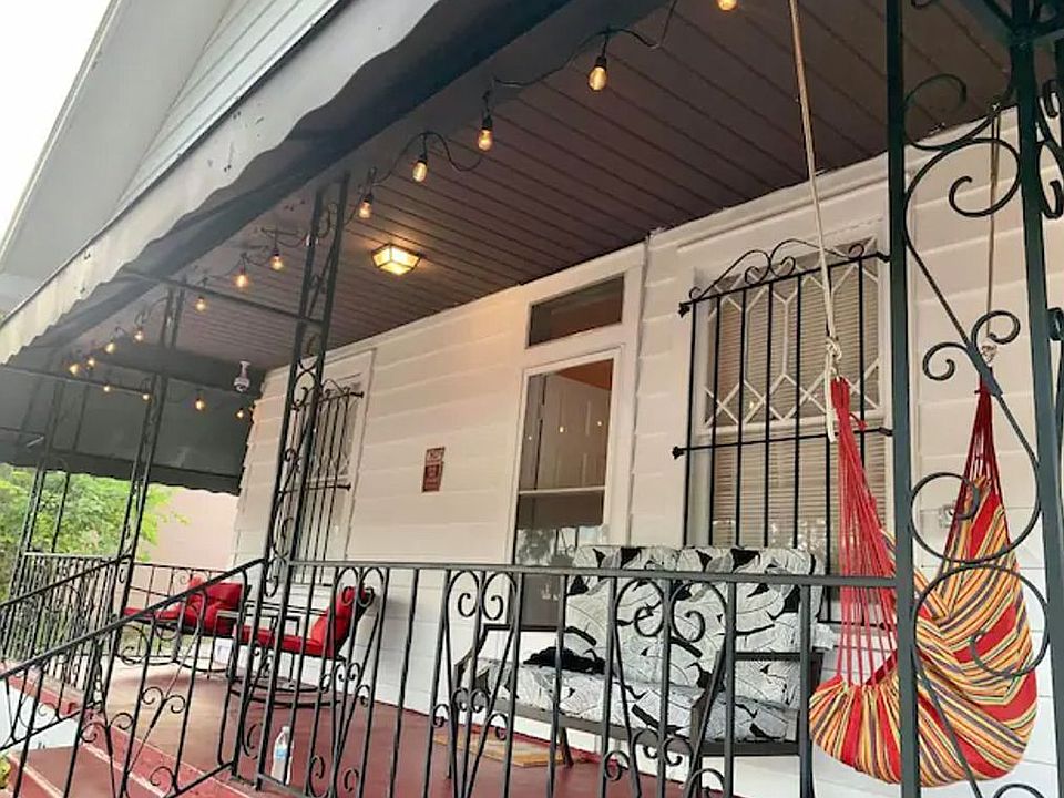 1st image of 2210 E 9th Ave