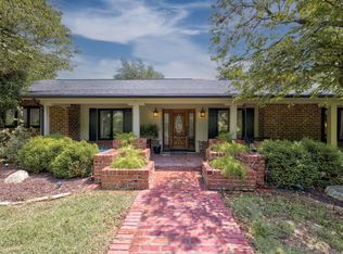 14 Crestwood Dr, Arkansas City, KS 67005