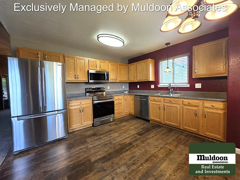 7599 Sailwind Dr — Photo 8