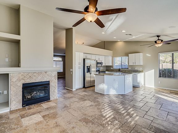 3rd image of 10747 W Sands Dr