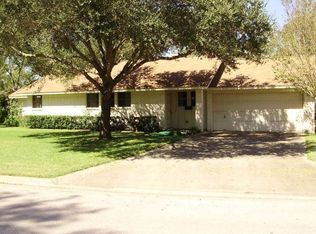 506 W Johnson St, Cuero, TX 77954