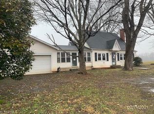 2604 Center Rd, Boonville, NC 27011