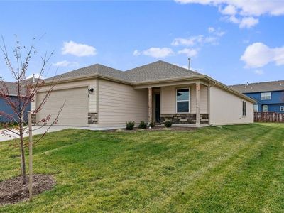 476 Rock Creek Dr, Tonganoxie, KS, 66086