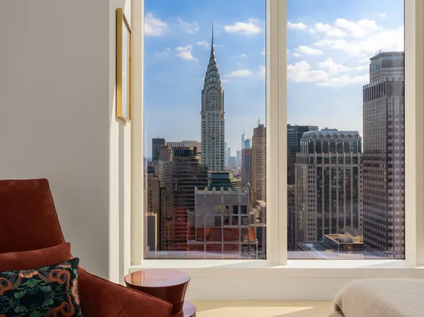 138 East 50th Street image 7 of 27