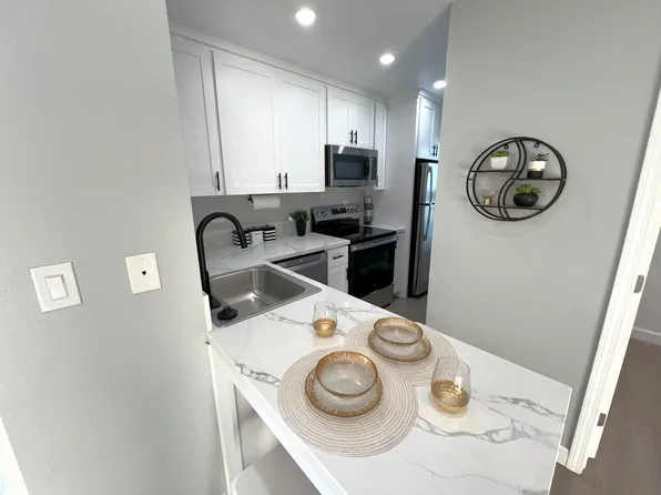 Estrellita Arms Apartments, 3612 Green Ave APT 8, Los Alamitos, CA 90720