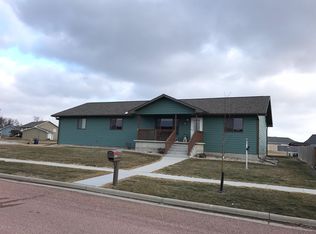 1228 NE Cherry Dr, Watertown, SD 57201
