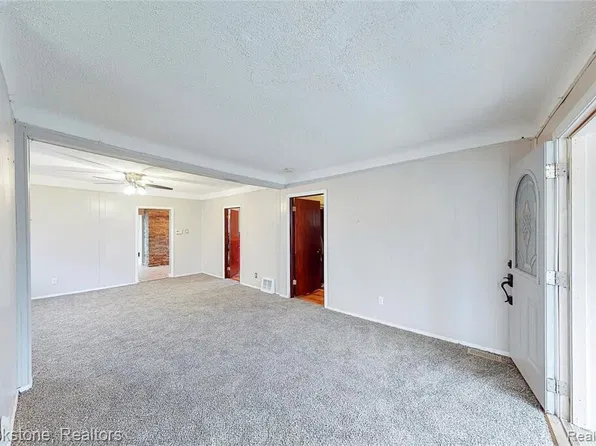19342 Negaunee, Redford, MI 48240