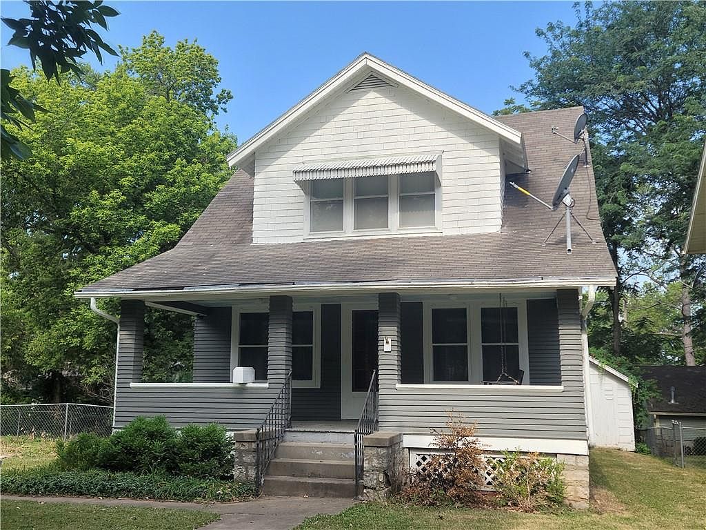 624 S Cedar St, Ottawa, KS 66067 Zillow