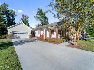 223 River Bend Rd, Jacksonville, NC 28540