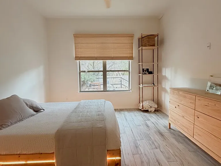 525 Holstein Dr — Photo 13