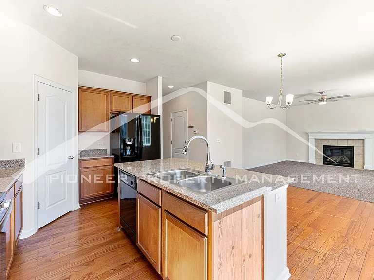 25004 E Pinewood Pl — Photo 7