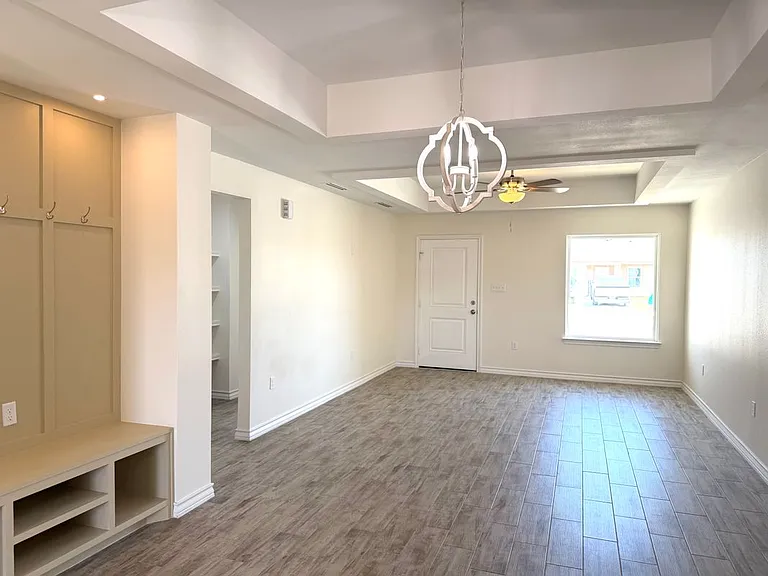 680 Seminole Ln #B — Photo 3