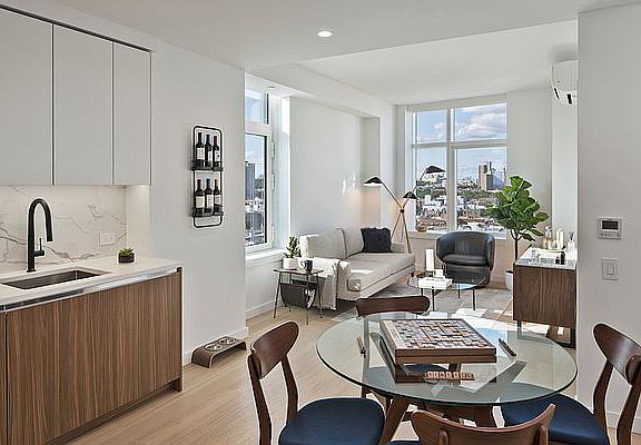 5th image of 123 Linden Blvd APT 18F