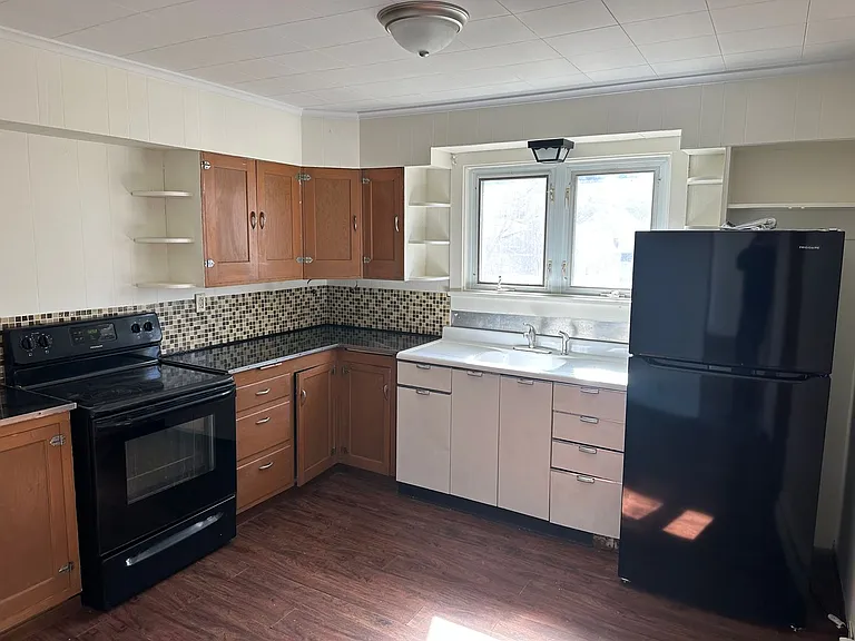 226 Park St — Photo 8