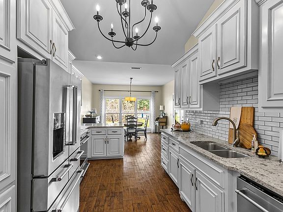 4th image of 103 Stonegate Rd