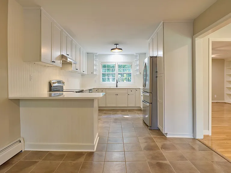 114 Richards Rd — Photo 11
