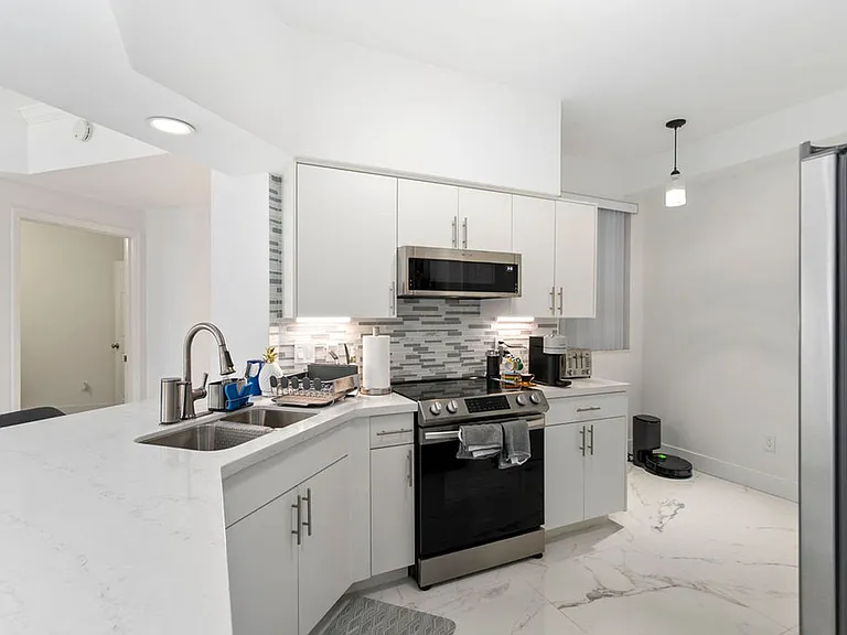3205 NE 184th St #9203 — Photo 14