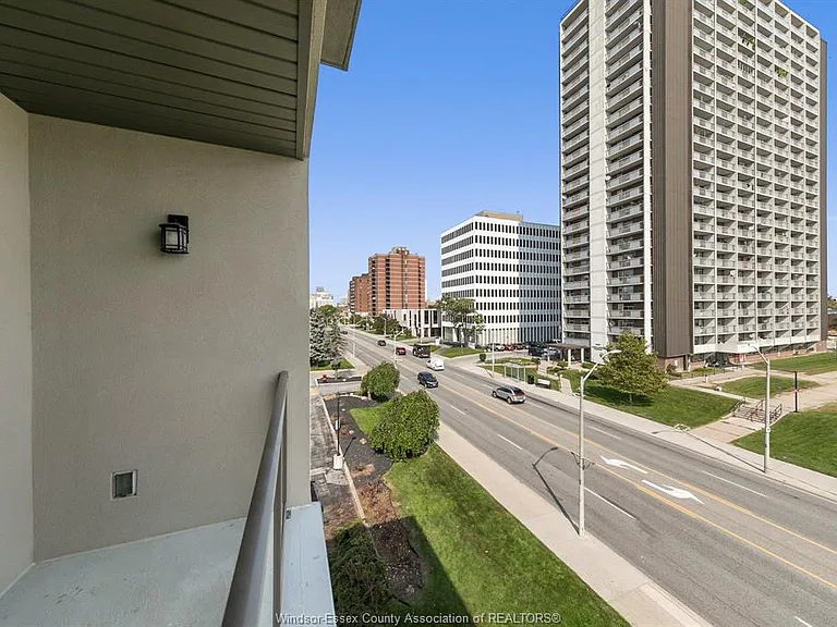 955 Ouellette Ave #407 — Photo 11