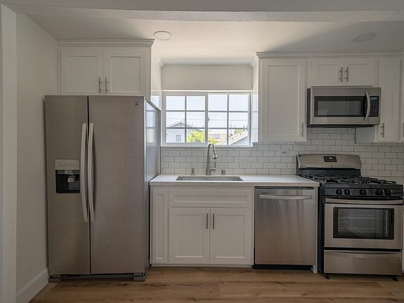 4th image of 420 Forest Ave