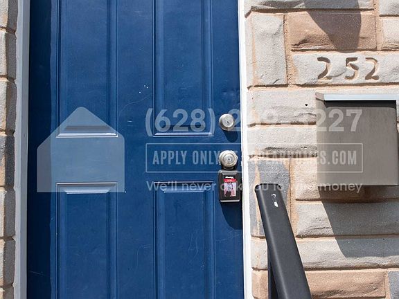 2nd image of 252 S Bouldin St