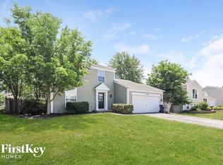 1805 College Green Dr, Elgin, IL 60123