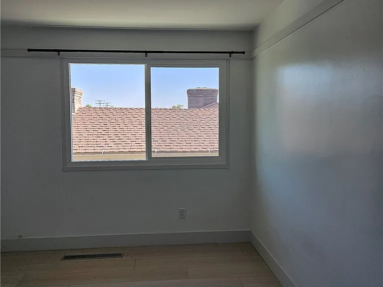 3657 Broadmoor Blvd N — Photo 35