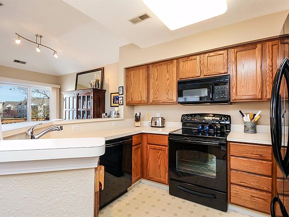 4th image of 1589 Weatherstone Dr